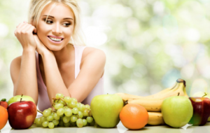 Eating-Fruits-for-Healthy-Skin_foodguruz.in